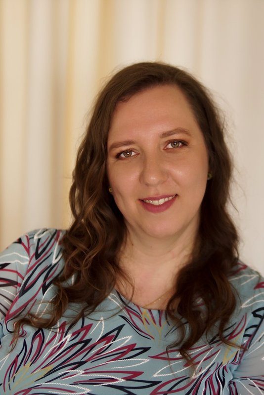 Юлия Суркова